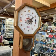 振り子付き・木製八角形掛け時計（文字盤刺繍布仕様・Natural Greeting Rosier）の画像