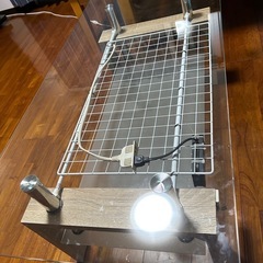 ガラステーブルの画像