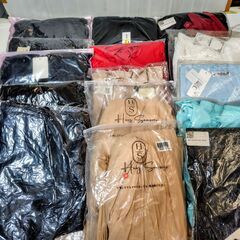 ★激安★アパレル(新品多い)１着150円・ 78着入り/ 現物画像有り (画像はジモティ規格で５枚しか載せられませんが実際はあと1枚分あります。) メルカリをはじめとするフリマサイトでの販売に最適です。の画像