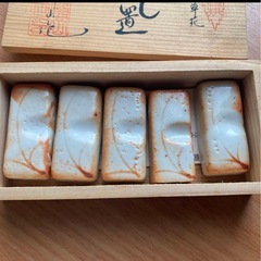 志野焼草花　はし置　箱付きの画像