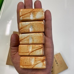 志野焼草花　はし置　箱付きの画像