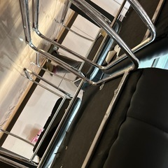 ダイニングテーブルと椅子4脚セットの画像