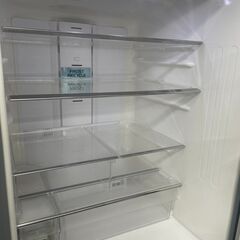 リサイクルショップどりーむ天保山店　No3916 ５ドア冷蔵庫　４１５L　日立　２０１１年製　自動製氷機能付き♪　大型冷蔵庫　３か月保証付きの画像