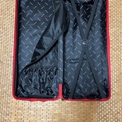 bessedスリムスーツケースの画像