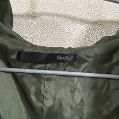 カーキのロングアウター／軽アウター／レディースの画像