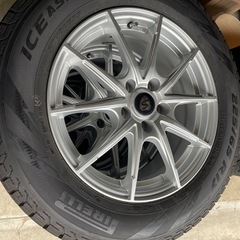 スタッドレスタイヤ　ホイール付きの画像