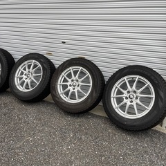 スタッドレスタイヤ　ホイール付きの画像