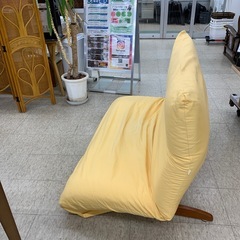 【ジモティー割引で最大15％OFF⭐️】リクライニング ローソファー　2人掛け　イエローの画像
