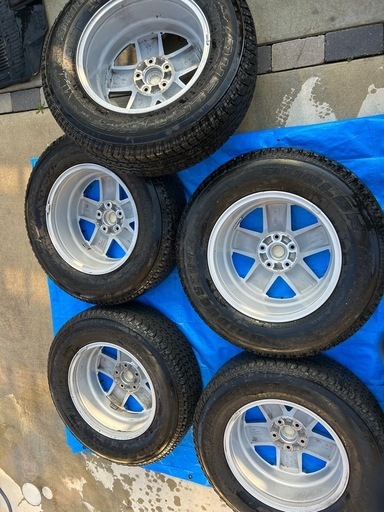 【正規品4本セット+1本スペアタイヤ】綺麗! バリ山! イボ付き! Jeep ジープ JK ラングラー  アンリミテッド スポーツ ホイール タイヤ 4本+1本スペアタイヤ （全新未使用）255/70R18 ブリヂストン