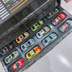 CARS カーズ 48個のミニカー入りコンテナボックス 車 おもちゃの画像