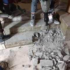 今回業務拡大につき解体工・雑工10名以上募集！★★今回採用率99％！本気で積極採用中！長期・短期・等まずはアナタの希望の働き方をお教え下さい。の画像