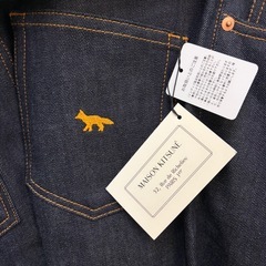 【新品未使用】Maison kitsune濃紺 ストレートデニム オレンジ刺繍の画像
