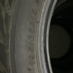 ブリヂストン　スタッドレスタイヤ　195/65R15の画像