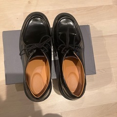 ✨【男女兼用・ほぼ新品】厚底ブラック レースアップシューズ 26.5cm
✨ の画像
