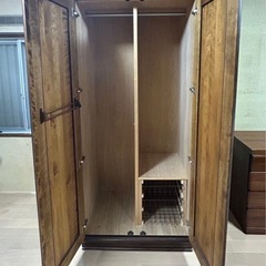 ダークブラウン 木製 クローゼット 衣類収納の画像