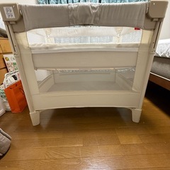 アップリカ　ココネルエアープラスAB　ベビーベッドの画像