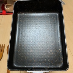 食器（木製皿、スプーン、フォーク）、フライパンセットの画像