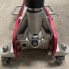 （決定）アルミガレージジャッキEC2000AL　の画像
