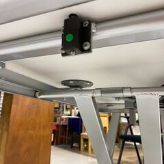 伸長式ガス圧昇降テーブルの画像