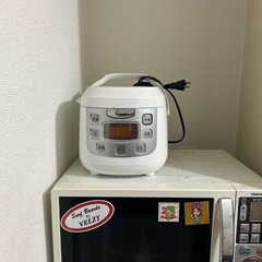 冷蔵庫、電子レンジ、炊飯器の画像