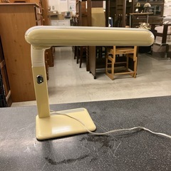 12/25まで店頭商品一部を除き半額クリスマスSALE!!開催中 M2512-065 Aisell タッチ式 インバータデスクライト LT-KD1 卓上 ランプ 照明  通電確認済み キズ汚れ有り の画像