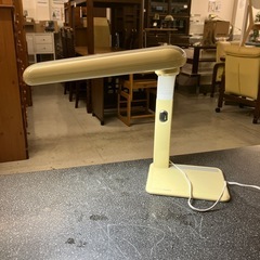 12/25まで店頭商品一部を除き半額クリスマスSALE!!開催中 M2512-065 Aisell タッチ式 インバータデスクライト LT-KD1 卓上 ランプ 照明  通電確認済み キズ汚れ有り の画像