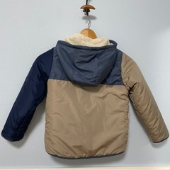 フード付きダウンジャケット　男の子　120
の画像