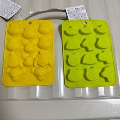 ダイソー Disney ディズニー プチケーキ&チョコれシリコーン型8点セット の画像