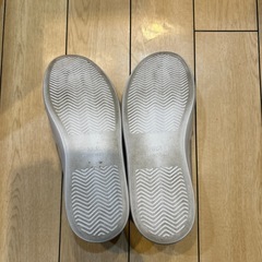 グレー型押し厚底シューズ23.５㎝の画像