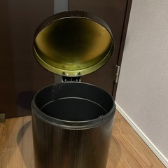ゴミ箱の画像
