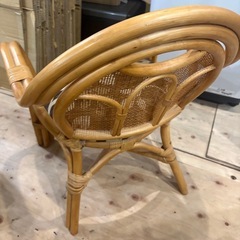 籐の椅子　の画像