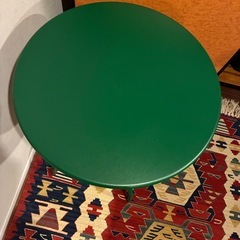 IKEA グリーンのサイドテーブルの画像