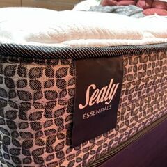 『✨台付✨２台有ります✨１台の価格🎶』シーリー マットレス シングル レスポンス エッセンシャルズ TT RESPONSE Essentials 2層ウレタン モダンデザイン 贅沢なボリューム感 Sealy SLEEP SELECT スリープセレクト ベッド ベッドマット ホテルスタイルの画像