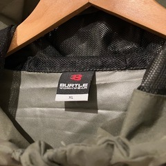 バートルのパーカーの画像