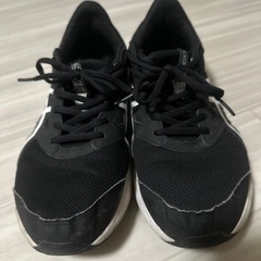 アシックスランニングシューズの画像