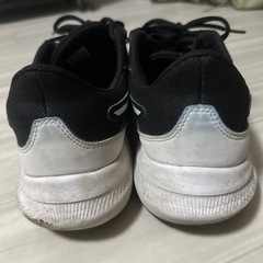 アシックスランニングシューズの画像