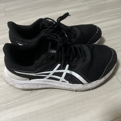 アシックスランニングシューズの画像