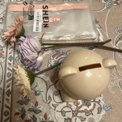 貯金箱　造花　ポーチの画像