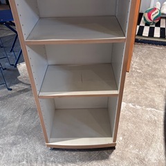キャスター付き棚の画像
