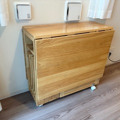 LOWYA 折りたたみダイニングテーブル
の画像