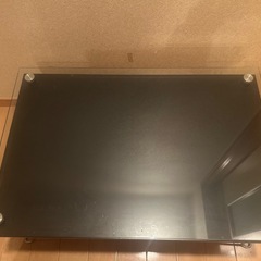 ガラステーブルの画像