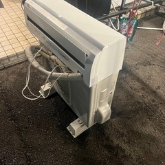 東芝　ルームエアコン　RAS-H221PKS 2022年製　中古　通電確認済
の画像