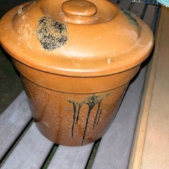 壺　蓋付きの画像