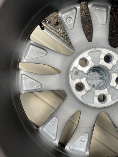 カローラツーリング　新車外しホイール　タイヤ付き