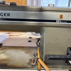 業務用ミシンの画像