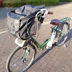 ブリジストン電動自転車、バッテリー2台、充電器2台の画像