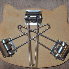 小さな猫の顔のテーブル(中古)の画像