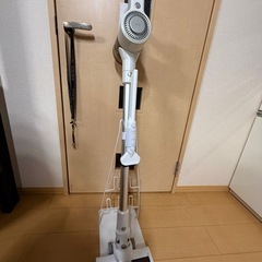 掃除機スタンドの画像