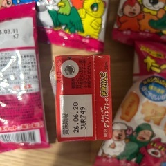 【売ります】幼児用お菓子とジュースの画像
