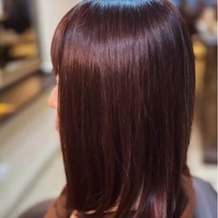 赤味のあるピンクベージュ